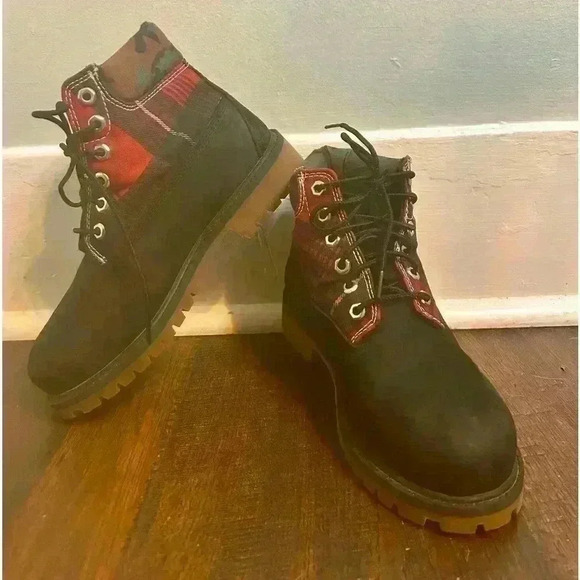 Timberland Heritage Juniors 2 WATERPROOF 6” Nubuck Black Red Plaid‎ Camo Boots - Picture 1 of 14